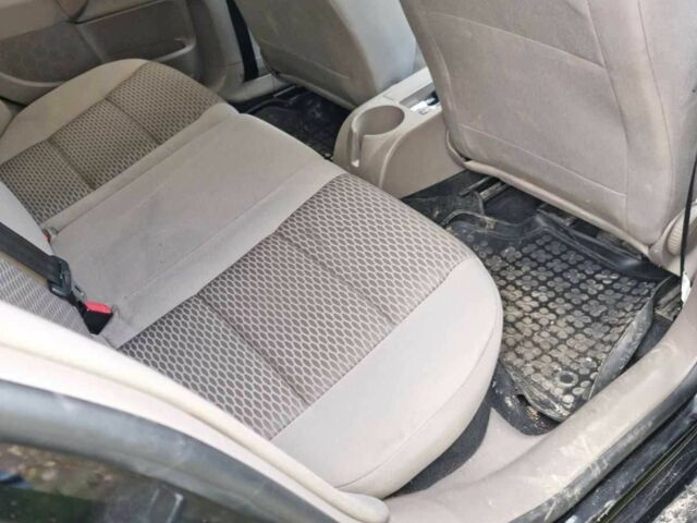 Черный Фольксваген Гольф, объемом двигателя 1.6 л и пробегом 300 тыс. км за 6700 $, фото 3 на Automoto.ua