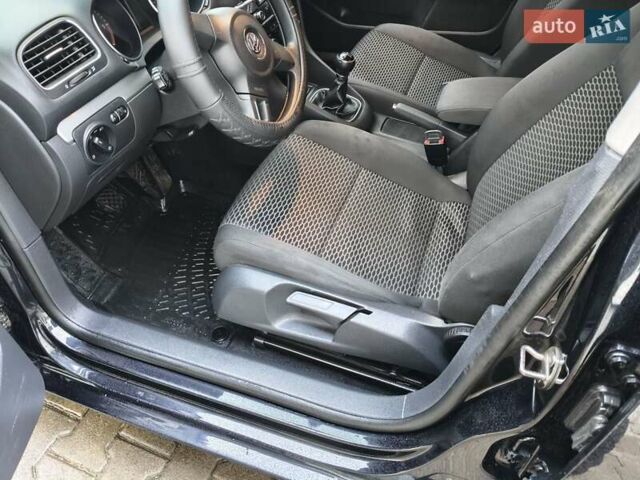 Черный Фольксваген Гольф, объемом двигателя 1.6 л и пробегом 276 тыс. км за 8200 $, фото 7 на Automoto.ua