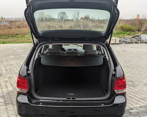 Чорний Фольксваген Гольф, об'ємом двигуна 1.6 л та пробігом 226 тис. км за 8300 $, фото 17 на Automoto.ua