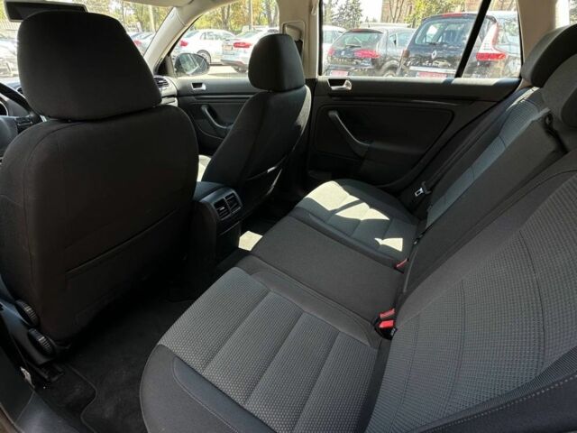 Черный Фольксваген Гольф, объемом двигателя 1.4 л и пробегом 244 тыс. км за 8400 $, фото 3 на Automoto.ua