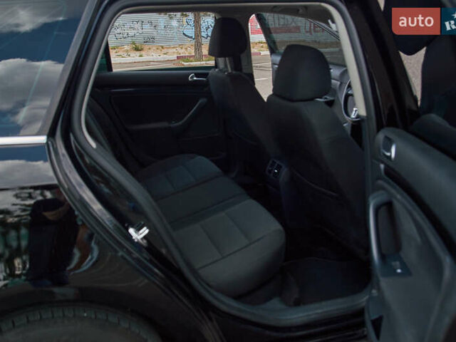 Чорний Фольксваген Гольф, об'ємом двигуна 1.39 л та пробігом 220 тис. км за 7500 $, фото 22 на Automoto.ua