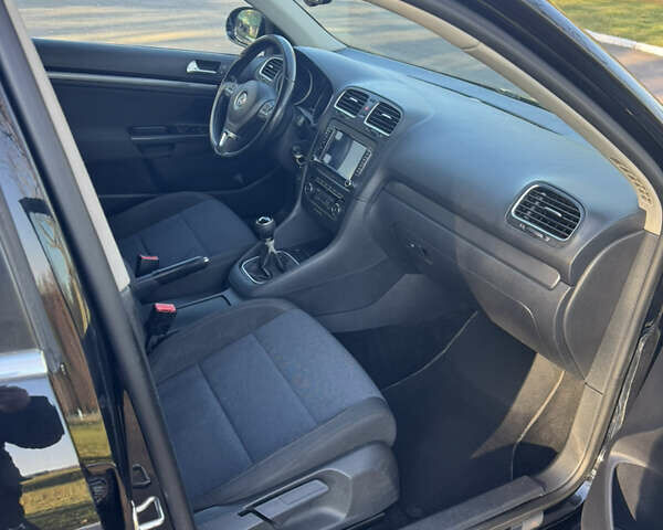 Черный Фольксваген Гольф, объемом двигателя 1.6 л и пробегом 203 тыс. км за 8300 $, фото 27 на Automoto.ua