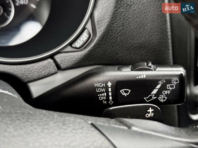 Чорний Фольксваген Гольф, об'ємом двигуна 2 л та пробігом 220 тис. км за 9699 $, фото 38 на Automoto.ua