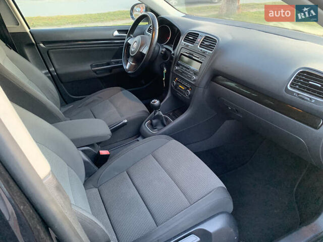 Черный Фольксваген Гольф, объемом двигателя 1.39 л и пробегом 260 тыс. км за 7800 $, фото 10 на Automoto.ua