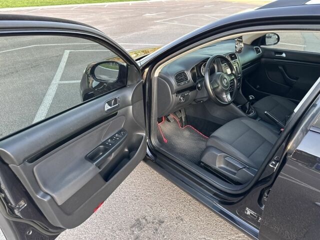 Черный Фольксваген Гольф, объемом двигателя 2 л и пробегом 184 тыс. км за 8700 $, фото 12 на Automoto.ua