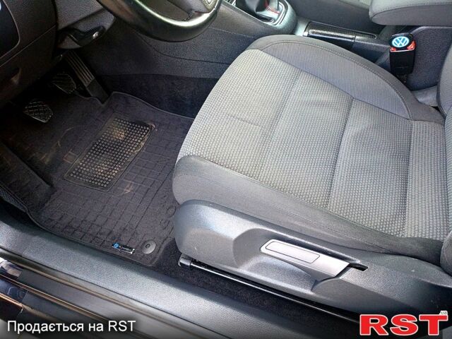 Черный Фольксваген Гольф, объемом двигателя 1.6 л и пробегом 198 тыс. км за 8000 $, фото 10 на Automoto.ua