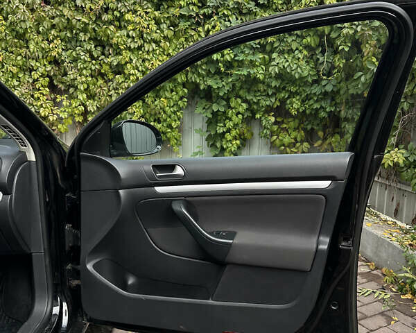 Фольксваген Гольф 2011 в Виннице на Automoto.ua Черный Фольксваген Гольф, объемом двигателя 1.97 л и пробегом 238 тыс. км за 9400 $, фото 21 на Automoto.ua