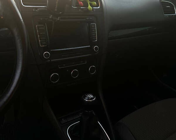 Черный Фольксваген Гольф, объемом двигателя 2 л и пробегом 240 тыс. км за 8600 $, фото 11 на Automoto.ua