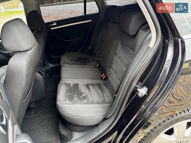 Чорний Фольксваген Гольф, об'ємом двигуна 2 л та пробігом 220 тис. км за 9699 $, фото 62 на Automoto.ua