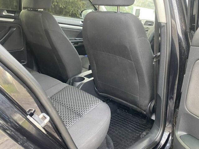 Чорний Фольксваген Гольф, об'ємом двигуна 1.6 л та пробігом 259 тис. км за 8400 $, фото 6 на Automoto.ua