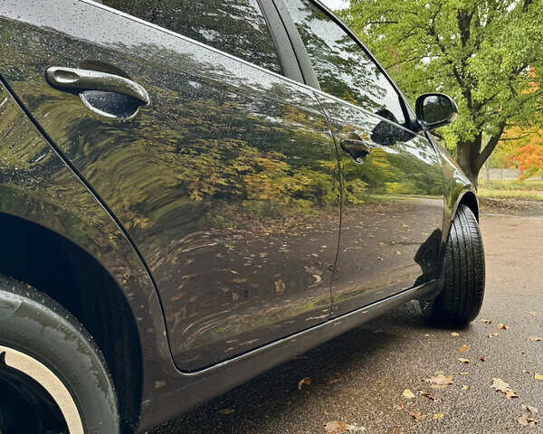 Черный Фольксваген Гольф, объемом двигателя 1.39 л и пробегом 220 тыс. км за 8600 $, фото 12 на Automoto.ua