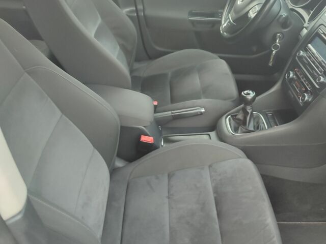 Черный Фольксваген Гольф, объемом двигателя 1 л и пробегом 230 тыс. км за 7500 $, фото 5 на Automoto.ua