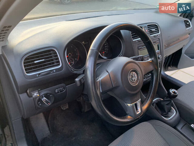 Черный Фольксваген Гольф, объемом двигателя 1.39 л и пробегом 260 тыс. км за 7800 $, фото 9 на Automoto.ua