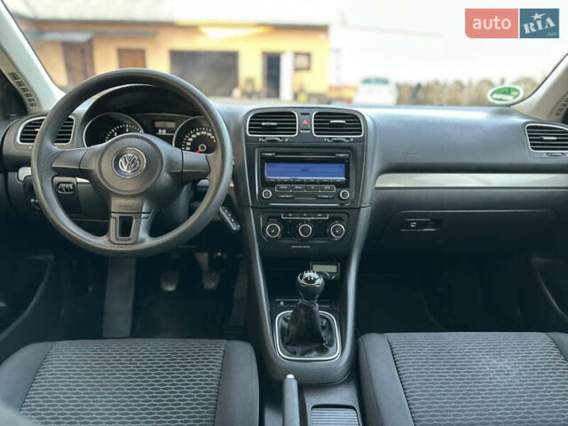 Черный Фольксваген Гольф, объемом двигателя 1.6 л и пробегом 270 тыс. км за 7300 $, фото 8 на Automoto.ua