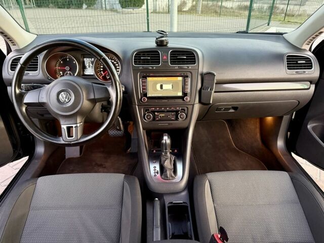 Черный Фольксваген Гольф, объемом двигателя 1.6 л и пробегом 209 тыс. км за 8950 $, фото 11 на Automoto.ua