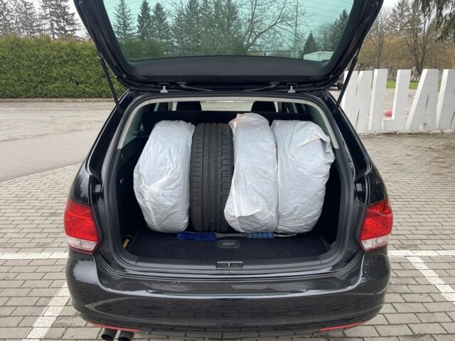 Черный Фольксваген Гольф, объемом двигателя 1.4 л и пробегом 208 тыс. км за 7000 $, фото 7 на Automoto.ua