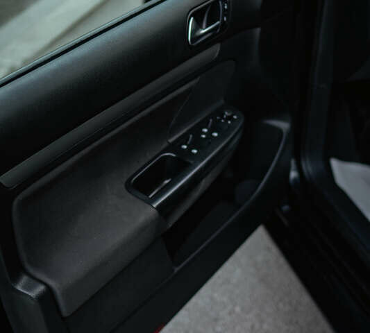 Чорний Фольксваген Гольф, об'ємом двигуна 1.6 л та пробігом 284 тис. км за 7500 $, фото 22 на Automoto.ua