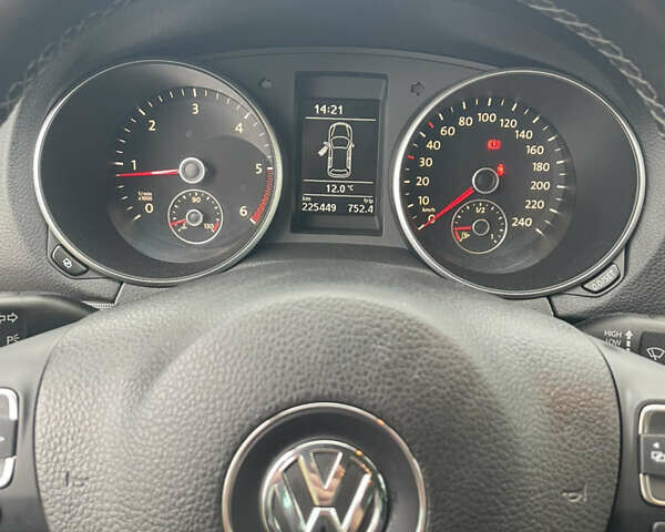 Черный Фольксваген Гольф, объемом двигателя 1.6 л и пробегом 224 тыс. км за 8300 $, фото 16 на Automoto.ua