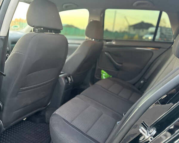 Черный Фольксваген Гольф, объемом двигателя 2 л и пробегом 240 тыс. км за 8600 $, фото 17 на Automoto.ua