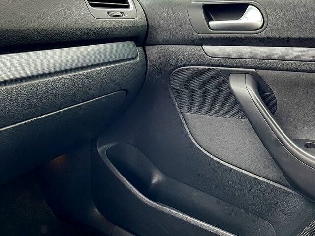 Чорний Фольксваген Гольф, об'ємом двигуна 1.6 л та пробігом 255 тис. км за 8300 $, фото 8 на Automoto.ua