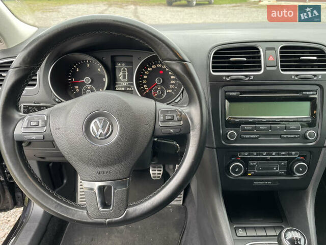 Черный Фольксваген Гольф, объемом двигателя 1.6 л и пробегом 224 тыс. км за 8300 $, фото 25 на Automoto.ua