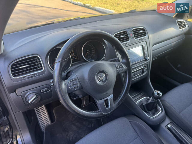 Черный Фольксваген Гольф, объемом двигателя 1.6 л и пробегом 203 тыс. км за 8300 $, фото 14 на Automoto.ua