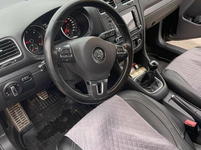 Чорний Фольксваген Гольф, об'ємом двигуна 1.6 л та пробігом 275 тис. км за 7350 $, фото 5 на Automoto.ua