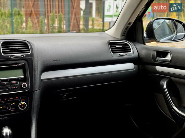 Чорний Фольксваген Гольф, об'ємом двигуна 2 л та пробігом 220 тис. км за 9699 $, фото 53 на Automoto.ua