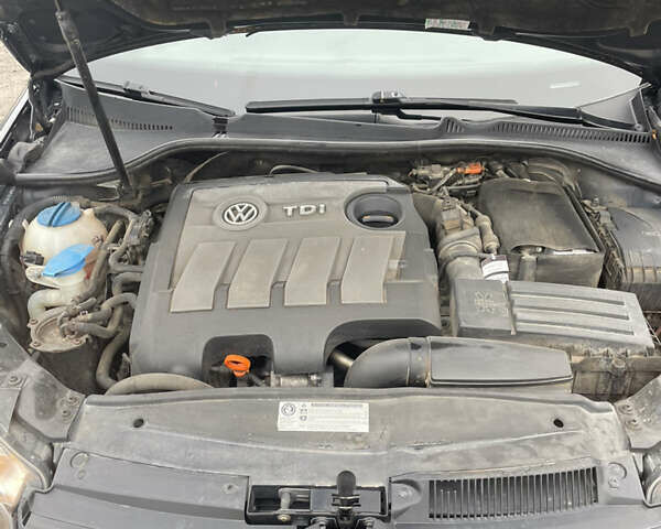 Черный Фольксваген Гольф, объемом двигателя 1.6 л и пробегом 270 тыс. км за 7350 $, фото 7 на Automoto.ua