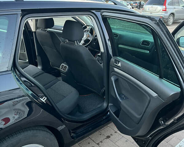 Чорний Фольксваген Гольф, об'ємом двигуна 1.6 л та пробігом 283 тис. км за 7700 $, фото 4 на Automoto.ua