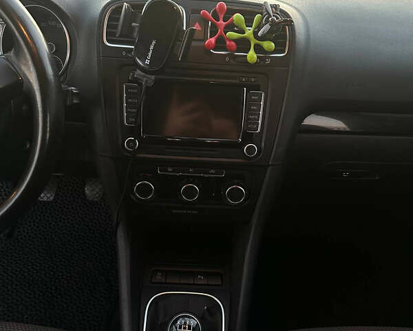 Черный Фольксваген Гольф, объемом двигателя 2 л и пробегом 240 тыс. км за 8600 $, фото 21 на Automoto.ua