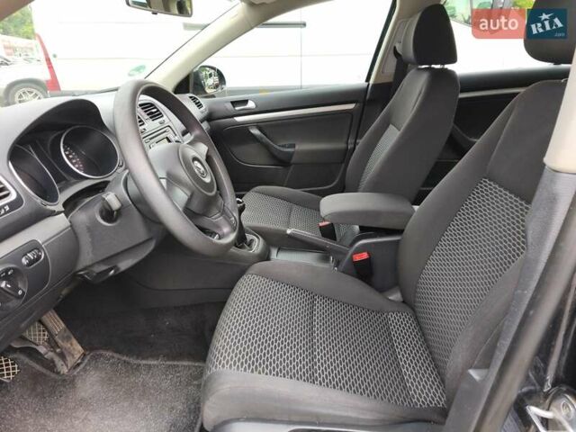 Черный Фольксваген Гольф, объемом двигателя 1.6 л и пробегом 253 тыс. км за 7550 $, фото 7 на Automoto.ua