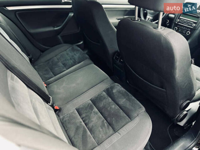 Чорний Фольксваген Гольф, об'ємом двигуна 1.39 л та пробігом 250 тис. км за 8800 $, фото 7 на Automoto.ua