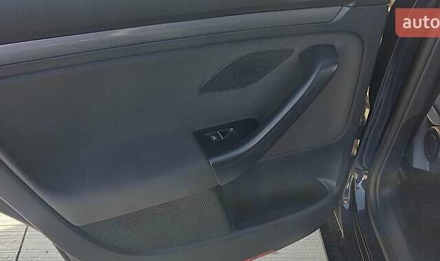 Черный Фольксваген Гольф, объемом двигателя 1.6 л и пробегом 408 тыс. км за 7500 $, фото 6 на Automoto.ua