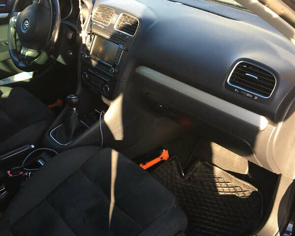 Черный Фольксваген Гольф, объемом двигателя 1.2 л и пробегом 261 тыс. км за 6950 $, фото 7 на Automoto.ua