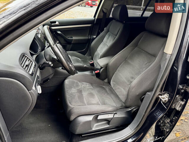 Черный Фольксваген Гольф, объемом двигателя 2 л и пробегом 220 тыс. км за 9700 $, фото 23 на Automoto.ua