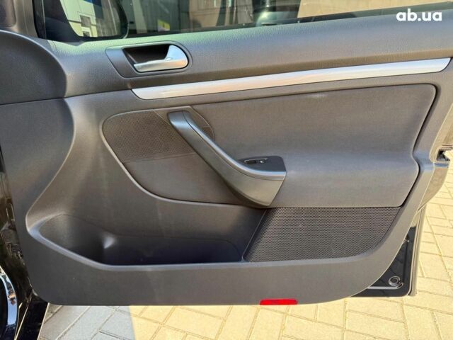 Черный Фольксваген Гольф, объемом двигателя 1.6 л и пробегом 200 тыс. км за 8990 $, фото 13 на Automoto.ua