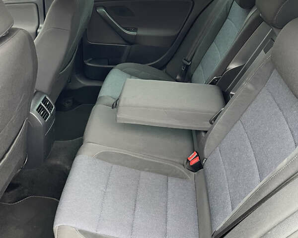 Черный Фольксваген Гольф, объемом двигателя 1.6 л и пробегом 224 тыс. км за 8300 $, фото 17 на Automoto.ua