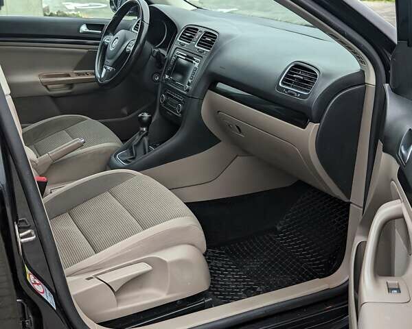 Чорний Фольксваген Гольф, об'ємом двигуна 1.6 л та пробігом 226 тис. км за 8300 $, фото 11 на Automoto.ua