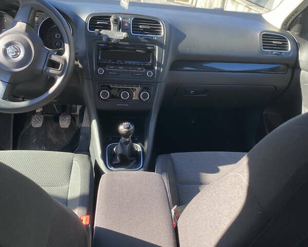 Черный Фольксваген Гольф, объемом двигателя 1.6 л и пробегом 200 тыс. км за 8200 $, фото 3 на Automoto.ua