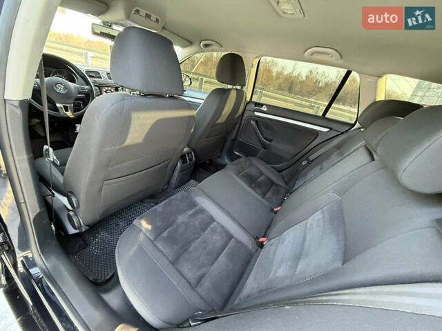 Чорний Фольксваген Гольф, об'ємом двигуна 1.6 л та пробігом 246 тис. км за 8400 $, фото 31 на Automoto.ua