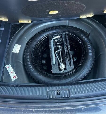 Черный Фольксваген Гольф, объемом двигателя 1.6 л и пробегом 296 тыс. км за 7000 $, фото 25 на Automoto.ua