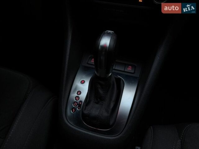 Чорний Фольксваген Гольф, об'ємом двигуна 1.6 л та пробігом 246 тис. км за 8299 $, фото 54 на Automoto.ua