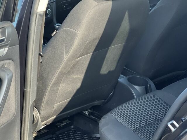 Черный Фольксваген Гольф, объемом двигателя 1.6 л и пробегом 310 тыс. км за 7800 $, фото 9 на Automoto.ua