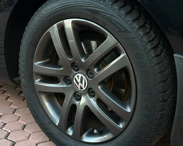 Черный Фольксваген Гольф, объемом двигателя 1.4 л и пробегом 173 тыс. км за 8200 $, фото 2 на Automoto.ua