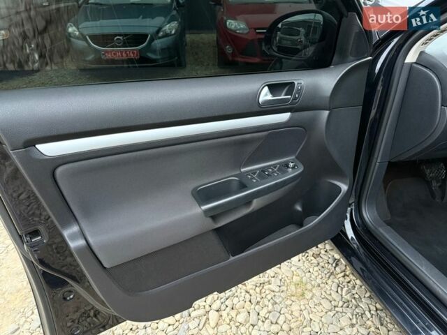 Чорний Фольксваген Гольф, об'ємом двигуна 1.6 л та пробігом 246 тис. км за 8299 $, фото 35 на Automoto.ua
