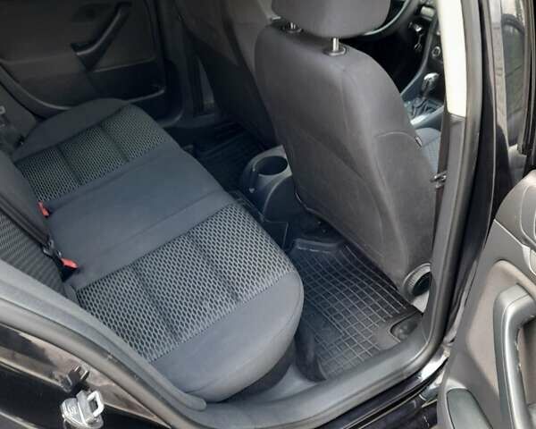 Чорний Фольксваген Гольф, об'ємом двигуна 1.6 л та пробігом 260 тис. км за 8000 $, фото 23 на Automoto.ua