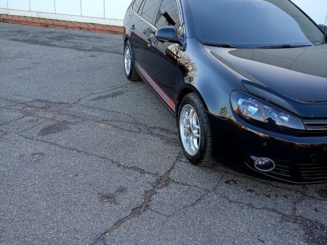 Черный Фольксваген Гольф, объемом двигателя 1.6 л и пробегом 198 тыс. км за 8000 $, фото 1 на Automoto.ua