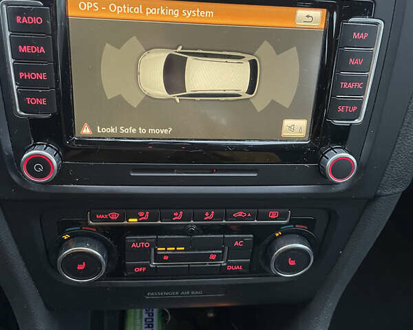 Черный Фольксваген Гольф, объемом двигателя 1.6 л и пробегом 290 тыс. км за 7700 $, фото 103 на Automoto.ua