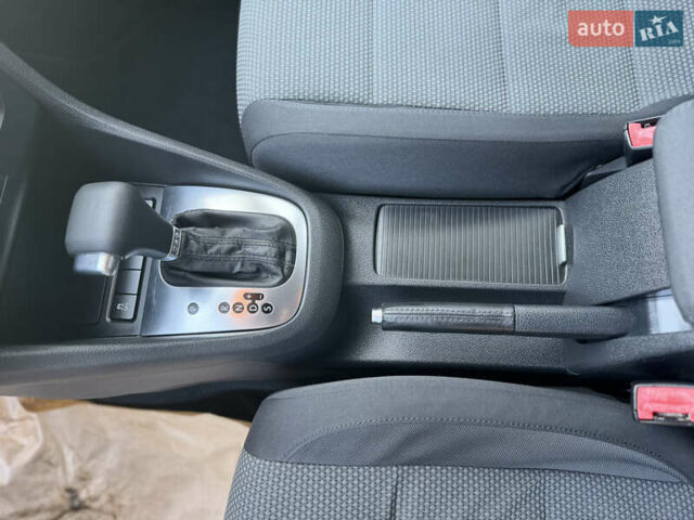 Чорний Фольксваген Гольф, об'ємом двигуна 1.6 л та пробігом 260 тис. км за 7950 $, фото 36 на Automoto.ua